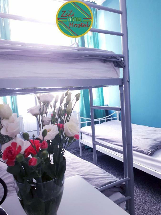 Zizi Central Hostel ワルシャワ エクステリア 写真
