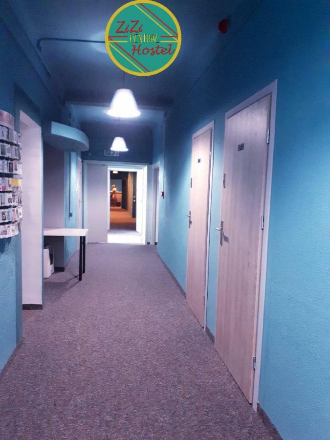 Zizi Central Hostel ワルシャワ エクステリア 写真