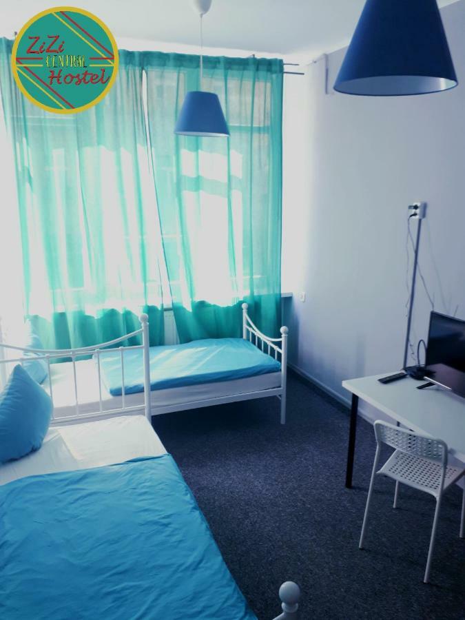 Zizi Central Hostel ワルシャワ エクステリア 写真