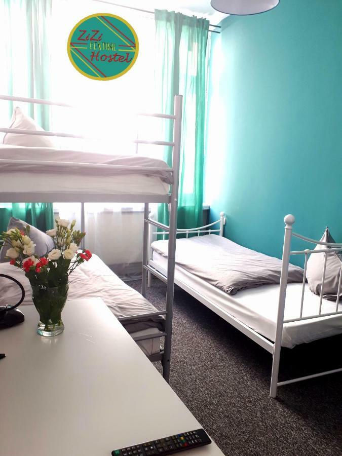 Zizi Central Hostel ワルシャワ エクステリア 写真