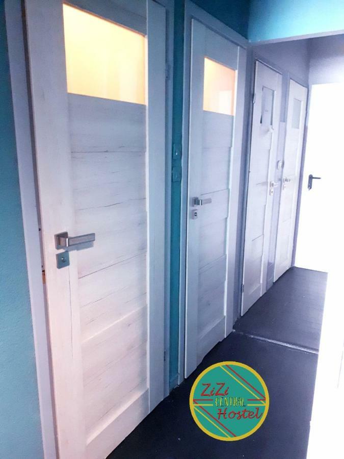 Zizi Central Hostel ワルシャワ エクステリア 写真